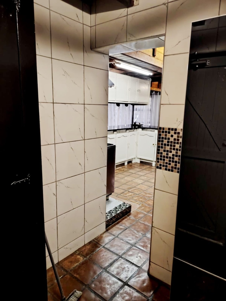 4 Bedroom Property for Sale in Sunnyridge Eastern Cape